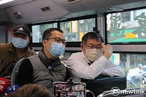 柯文哲「搭公車能證清白？」 綠黨團連環反諷：乾脆爬樹好了！ 