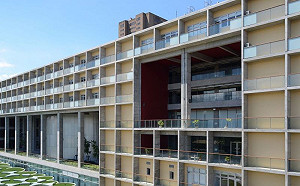 快訊》5天3起! 台大再傳學生墜樓意外 警消急送醫搶救中