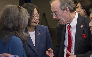 美資深眾議員初選落敗 蔡英文致電:台灣或紐約見