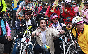 陳漢典搶先體驗！踩點台中自行車三大推薦路線