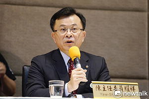 否認遊說讓中天附條件通過！NCC主委：很明顯是造謠