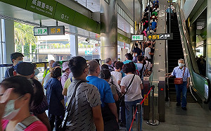 中捷高鐵站每日人流破萬！12/7起加開凌晨班車