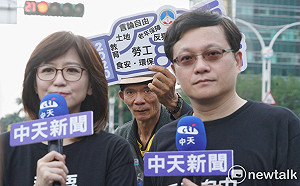 重出江湖?「抗議天王」柯賜海現身秋鬥 搶電視台畫面與民眾爆衝突