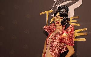 白靈北投泡湯！秀出上半身渾圓好身材：這正是我需要的