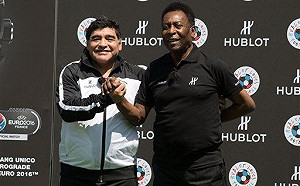 馬拉杜納辭世　比利：天上一起踢球