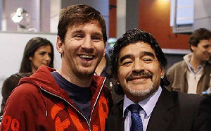 馬拉度納國葬比照國家元首 梅西貼合照球迷不捨