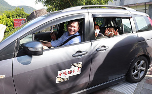 交通法規今起鬆綁！林佳龍：偏鄉自用車也能當公車