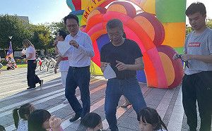 假日改走藝文親子風  蔡其昌、張廖萬堅、莊競程成孩子王