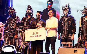 出席高雄青時尚大賞頒獎典禮 陳其邁：秉持大港精神盡情自由發揮