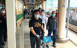 自行車環島超方便！台鐵「鐵馬共行」區間車 明年增至300班