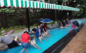 秋冬防疫專案12/1上路！北投溫泉泡腳池將控管人數