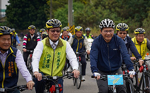 騎自行車逛二水田中  林佳龍：打造優質自行車觀光旅遊環境