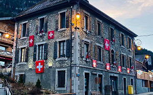 因防疫關滑雪場超不爽! 法國這一市直接改掛瑞士國旗