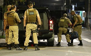 巴西爆大規模武裝搶案  歹徒擁「超強火力」火箭砲、重機槍攻擊軍警