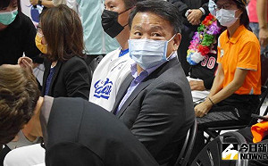 巡視二軍基地　洪總：實在差很多！