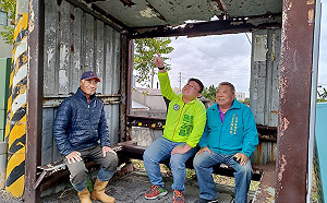 台中竟有如廢墟般候車亭？  市議員施志昌嘆：連苗栗都不如