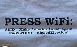 川普奔喬治亞州幫參議員站台  記者會「WIFI帳密」洩心聲.....