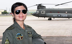 巾幗不讓鬚眉  CH-47直升機第一位女性飛行員自我實現