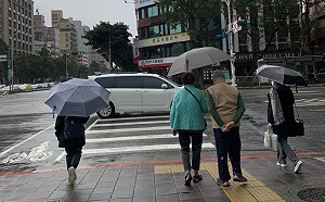 週末冷吱吱！強度逼近大陸冷氣團   氣象局：台北高溫只剩16度