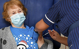 領先全球接種疫苗  90歲英國婦女:「我都可以接種了 你也可以 ! 」