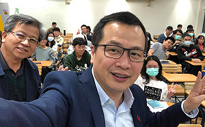 羅智強「懸崖勒豬」發酵 綠委蔡適應臉書遭灌爆