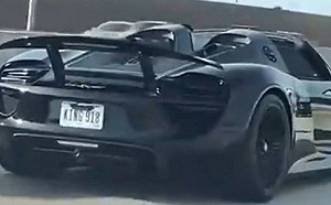 詹皇天價超跑吸睛　車牌號碼很霸氣