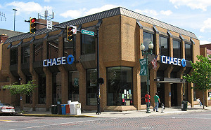 太扯! 用新冠肺炎搶銀行  美國男子 : 不給錢就傳染病毒