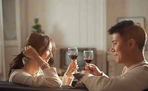 (影)妍安夫妻共同上鏡 感動發文：靠在你胸膛好幸福