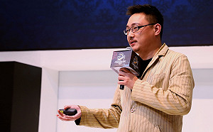 2020高雄電競嘉年華》唱作俱佳！三金司儀賈培德教直播主用聲音震懾全網