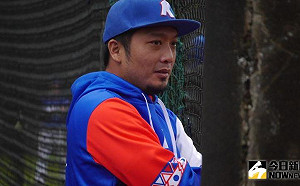 老弟周思緯現身　外型跟周思齊有像