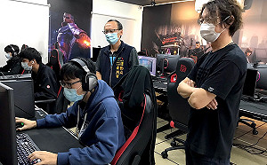 首屆台中市長盃電競英雄聯盟賽開戰  江肇國：樂見電競全民化