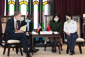 藍營聲援盧秀燕 謝龍介：AIT應向盧道歉