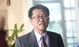 遭爆上班偕已婚｢詩友｣上摩鐵  中市勞工局長心寒下台：付出不敵黑函