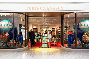 抵制洋節還偏要用毛的生日當「聖」誕  教堂平安夜遭強行關閉