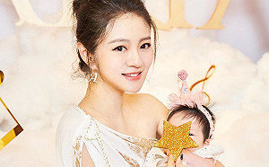 安以軒愛女雙滿月派對媲美頒獎典禮！大咖雲集獨缺CEO老公