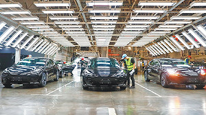 害全球染疫慘兮兮 中國竟還自吹自擂市場3大角色 稱世界經濟亮點