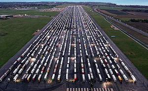 變種新冠肺炎病毒肆虐堵不住 英學者 : 西方防疫措施徹底失敗了