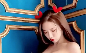 超辣麋鹿！藍星蕾聖誕應景性感穿搭 網爆動許願