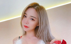 泥泥聖誕裝扮好害羞！網：飽滿的聖誕老婆