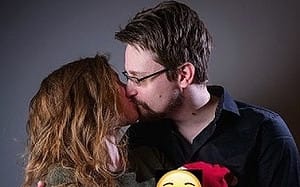 美吹哨者史諾登喜獲麟兒 妻IG分享一家三口照片