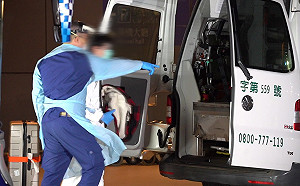 英國航班旅客1發燒、4有症狀  18人完成採檢