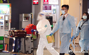 英回台班機3確診 李正皓嗆：中國小明不可以入境、英國英明可以？