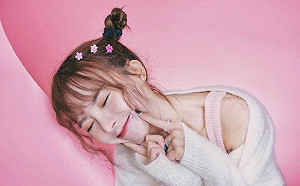 奎丁裝可愛賣萌三連拍！還是賣鬧比較好？