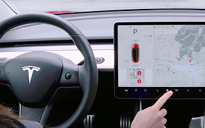 特斯拉觸控螢幕故障頻傳！美監管單位要求召回16萬輛車