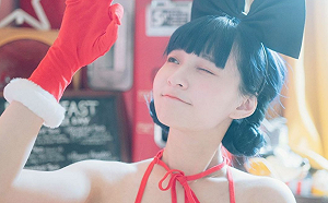 本本罕見露「事業線」！網吃驚速當桌布：被盜帳號？