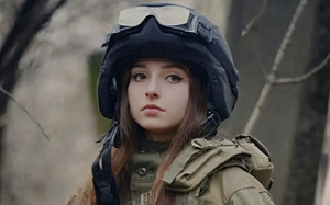 烏克蘭女兵超漂亮  網友直呼：心都被俘虜了 還打甚麼仗!