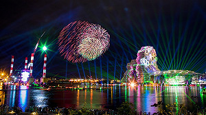 跨年夜全台唯一海上舞台在高雄 交響樂、煙火、無人機秀一次滿足