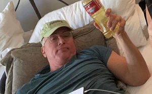 曾稱「死於新冠病毒的概率比被小行星撞擊還低」 美知名「德魯醫生」確診