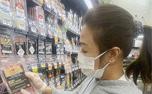 遭綠委酸赴美國吃美豬 李彥秀PO照反擊