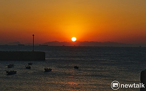 現場直擊》2020最後夕陽揮別武漢肺炎疫情肆虐的一年